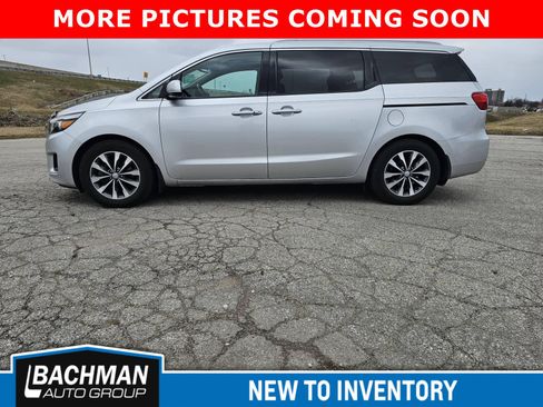 Used 2017 Kia Sedona SX image 5