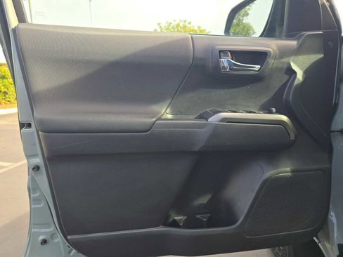 Certified 2022 Toyota Tacoma TRD Off-Road image 19