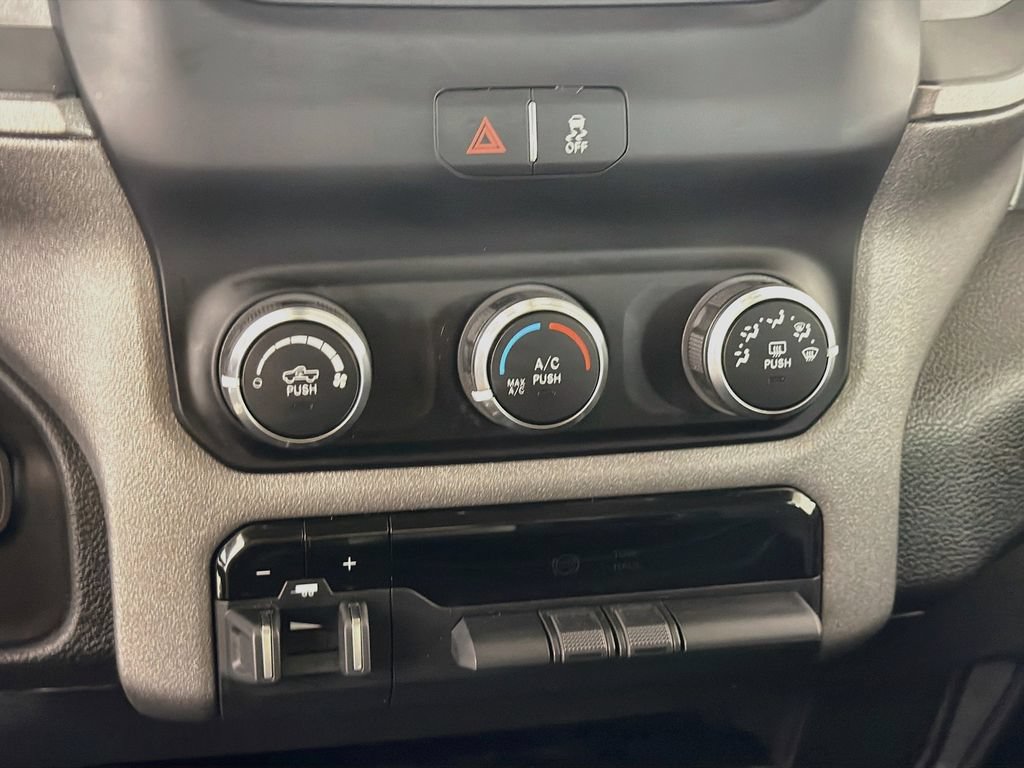 Used 2020 RAM 3500 Tradesman w/ Chrome Appearance Group AWD/4WD image 16
