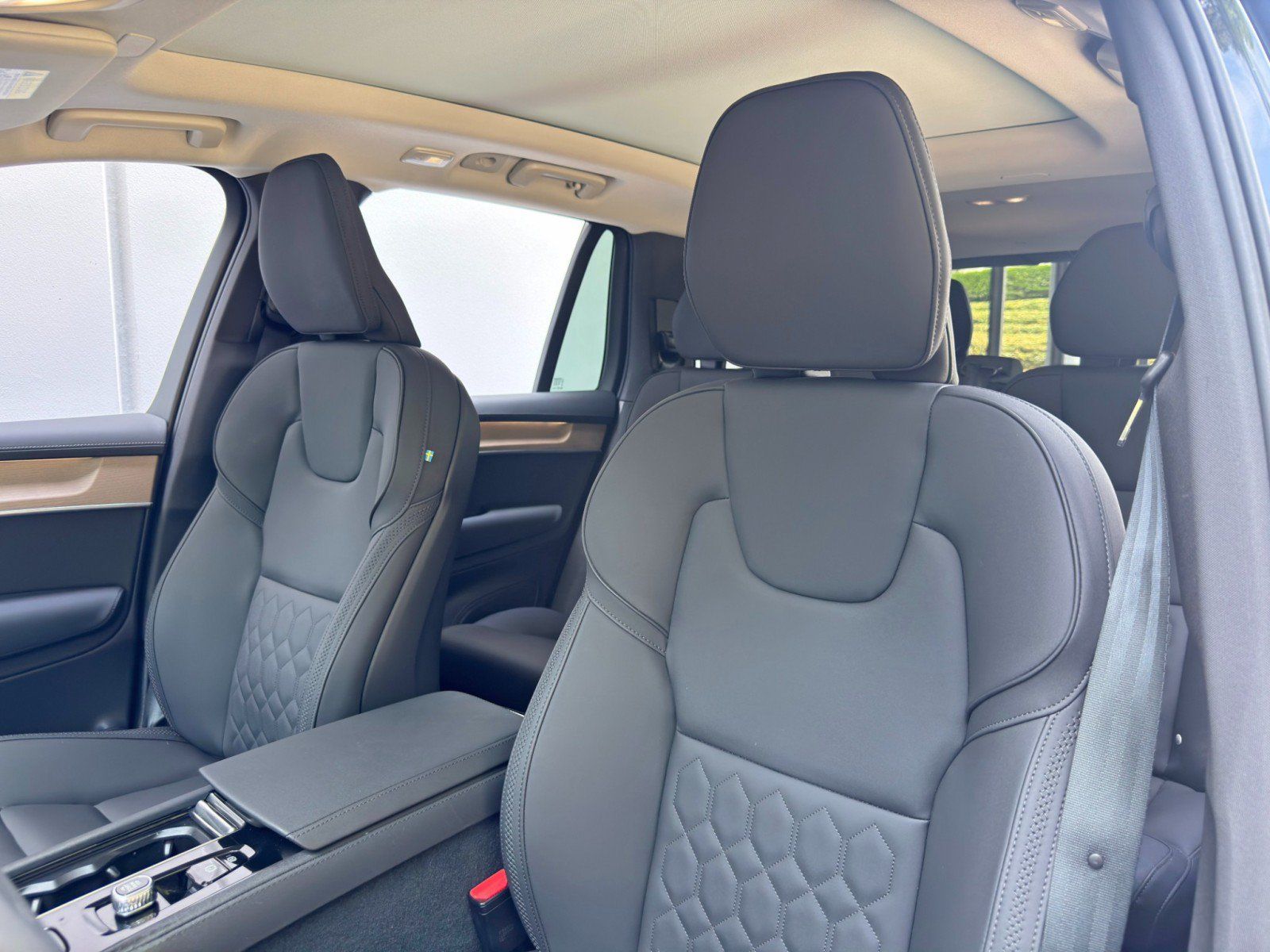 Used 2026 Volvo XC90 B6 Plus AWD/4WD image 40