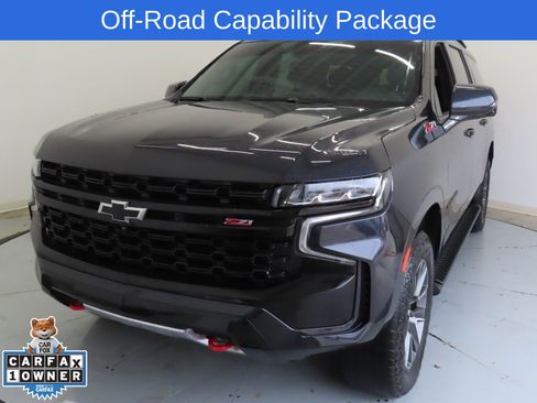 Used 2023 Chevrolet Suburban Z71 w/ Luxury Package image 9