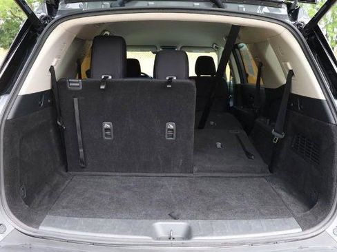 Certified 2025 Nissan Pathfinder SV FWD image 8