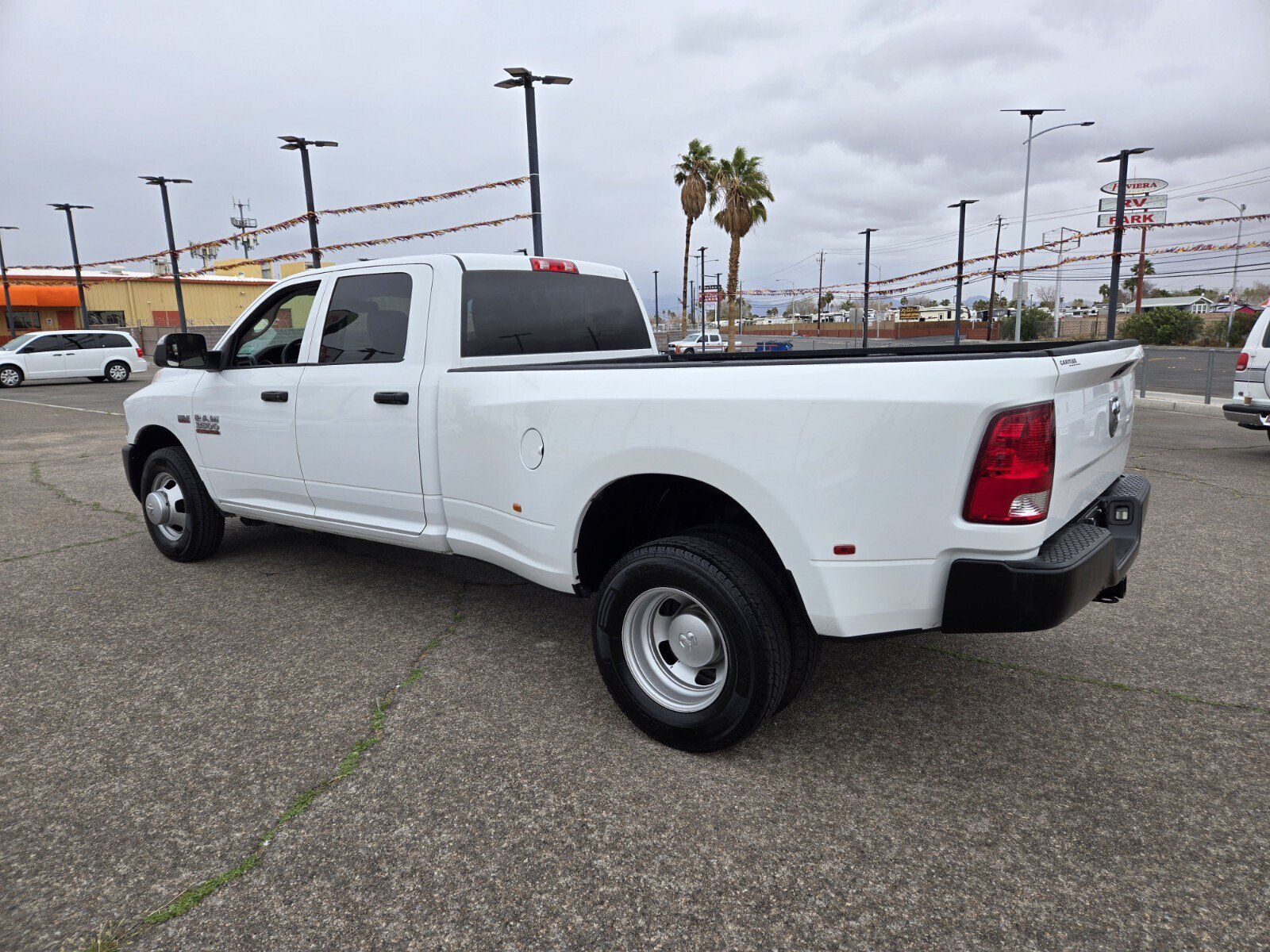 Used 2018 RAM 3500 Tradesman RWD image 3