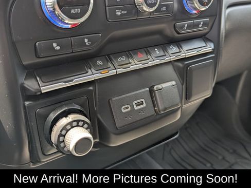 Used 2021 GMC Sierra 1500 Elevation w/ LPO, Elevation Black Package AWD/4WD image 13