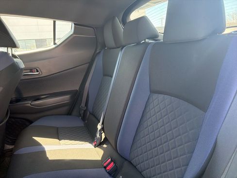 Used 2020 Toyota C-HR XLE image 9