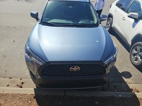 Used 2024 Toyota Corolla Cross LE image 2