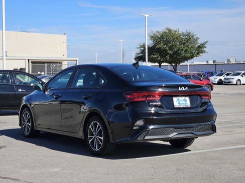 Used 2023 Kia Forte LXS image 5