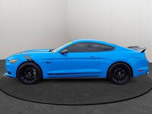 Used 2017 Ford Mustang GT Premium w/ Equipment Group 401A image 2