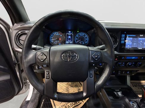 Used 2018 Toyota Tacoma TRD Pro image 12
