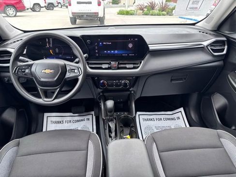 Used 2024 Chevrolet TrailBlazer LT FWD image 13