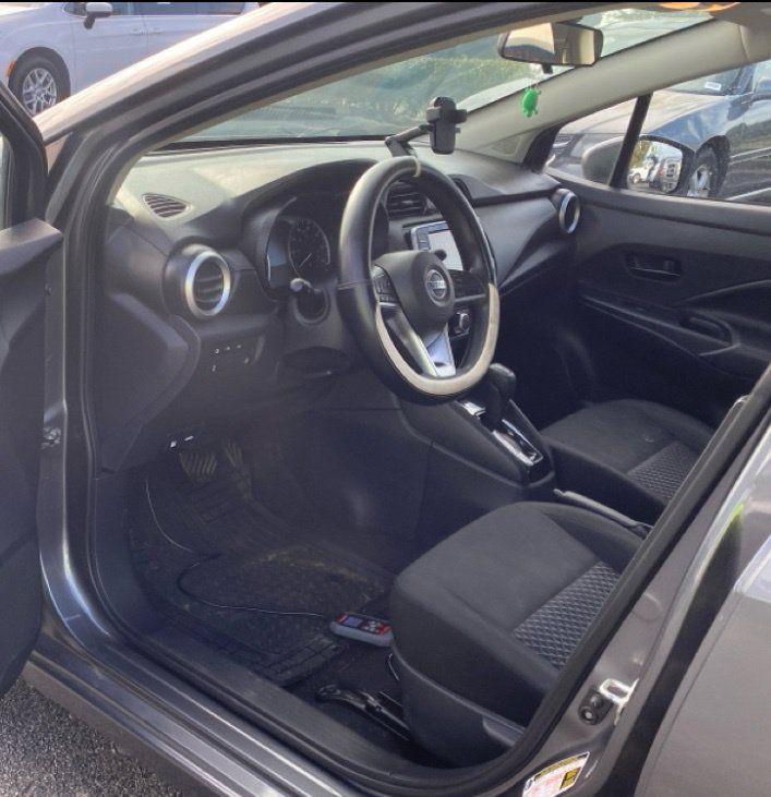 Used 2021 Nissan Versa S FWD image 2