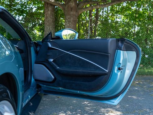 Used 2024 Ferrari Roma Spider RWD image 50