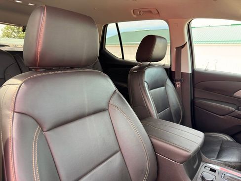 Used 2020 Chevrolet Traverse RS FWD image 34