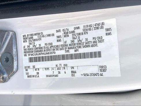 Used 2017 Ford Escape Titanium image 34