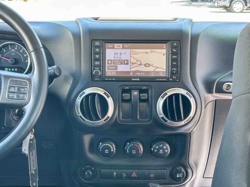 Used 2012 Jeep Wrangler Rubicon w/ PWR Convenience Group AWD/4WD image 12