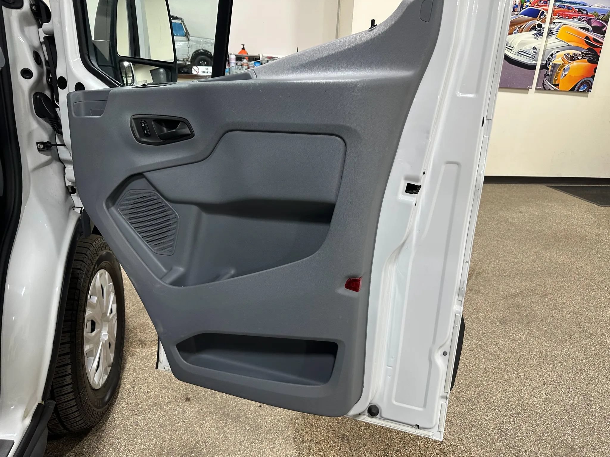 Used 2015 Ford Transit 250 148 Medium Roof RWD image 17
