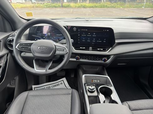 Used 2026 Chevrolet Equinox LT w/ Convenience Package II AWD/4WD image 17