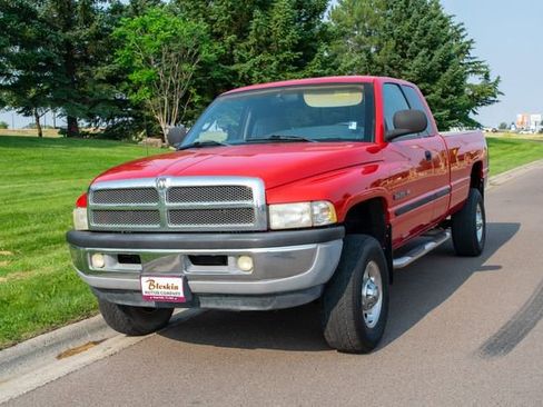 Used 2000 Dodge Ram 2500 Truck ST image 1