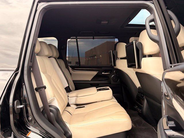 Used 2019 Lexus LX 570 4WD w/ Inspiration Series image 15