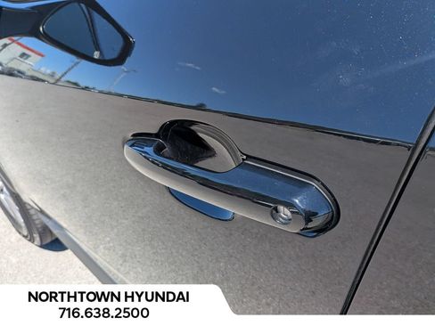 Used 2025 Toyota RAV4 XLE AWD/4WD image 36
