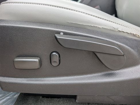 Used 2018 Chevrolet Colorado LT w/ Luxury Package, Chrome image 14