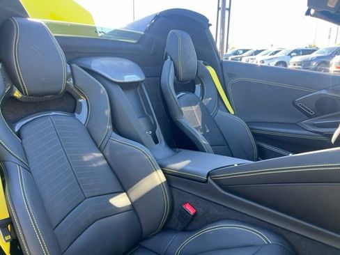 Used 2023 Chevrolet Corvette Stingray Premium Conv w/ Z51 Performance Package RWD image 27