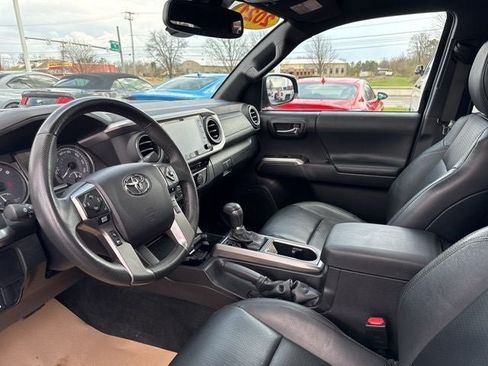 Used 2021 Toyota Tacoma Limited AWD/4WD image 10