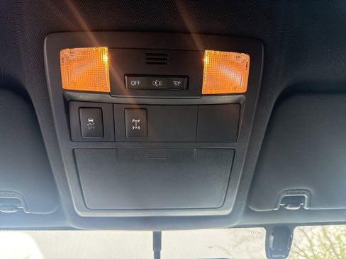 Used 2016 Toyota Tacoma TRD Off-Road w/ Towing Package image 19