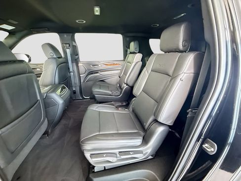Used 2023 Cadillac Escalade ESV Luxury AWD/4WD image 22