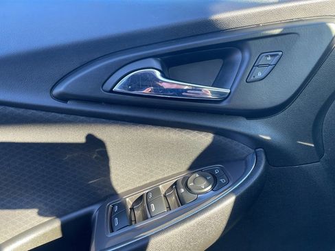 Used 2018 Chevrolet Malibu LT image 21