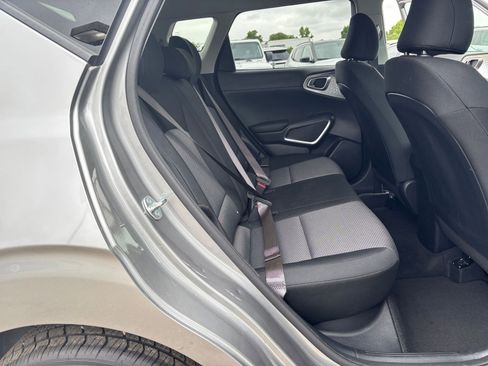 Used 2025 Kia Soul LX w/ LX Technology Package FWD image 39