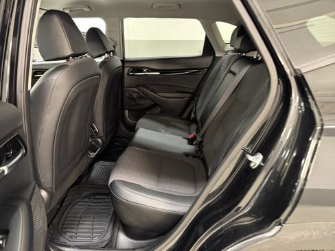 Used 2025 Kia Seltos S image 21