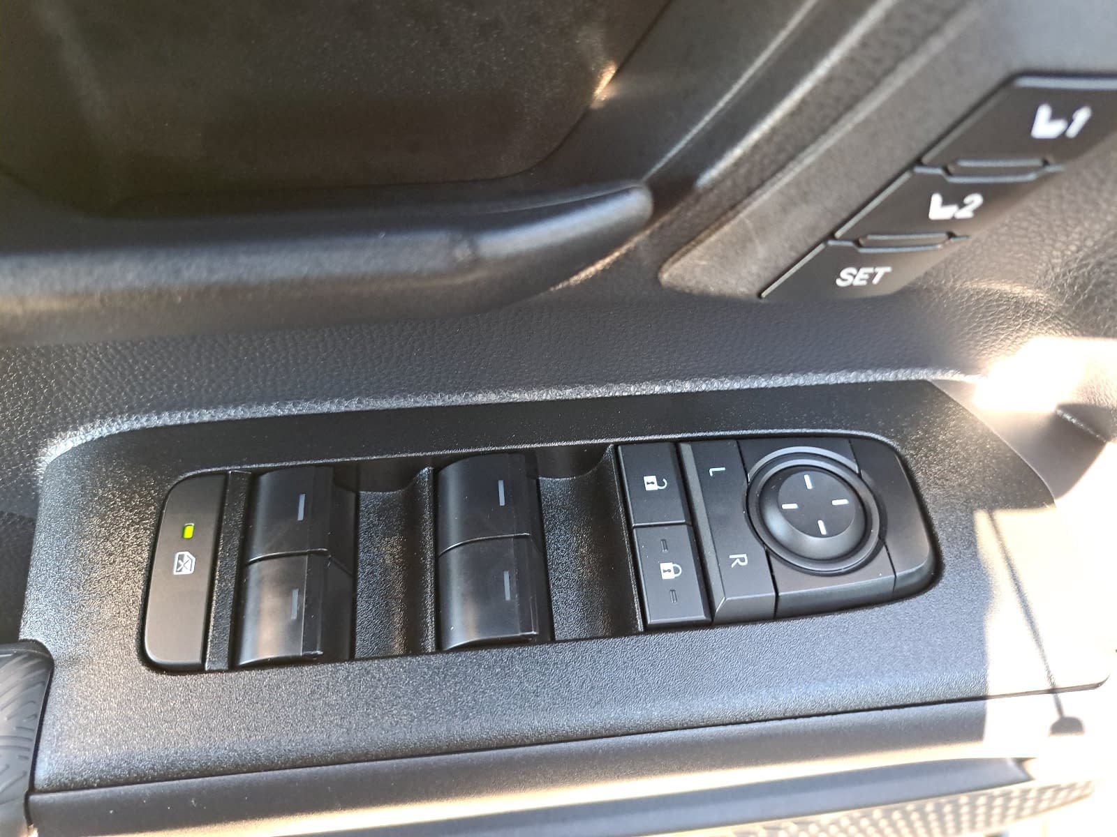 Used 2025 Toyota 4Runner TRD Off-Road Premium AWD/4WD image 30