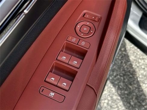 New 2026 Kia Sportage SX image 8