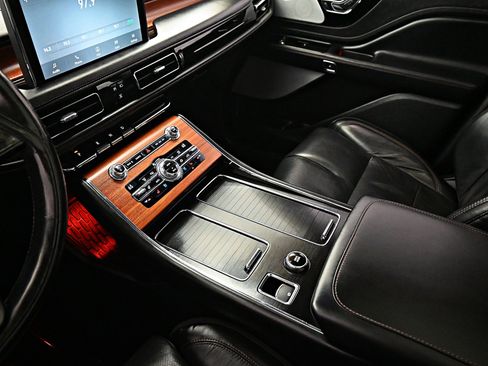 Used 2020 Lincoln Aviator Reserve w/ Equipment Group 201A image 21