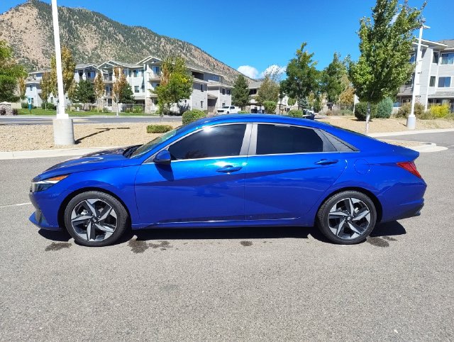 Used 2023 Hyundai Elantra Limited w/ Preferred Accessory Package FWD image 6