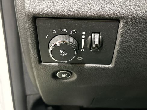 Used 2019 Jeep Grand Cherokee Laredo image 17