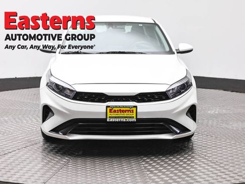 Used 2022 Kia Forte LXS FWD image 2