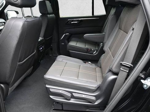 Used 2025 Chevrolet Tahoe High Country AWD/4WD image 19