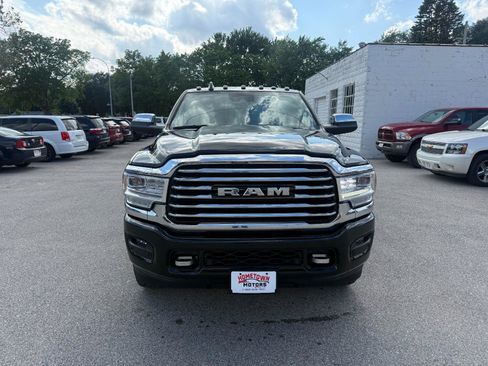 Used 2022 RAM 2500 Limited AWD/4WD image 2