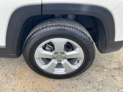Used 2019 Jeep Compass Latitude w/ Popular Equipment Group AWD/4WD image 26