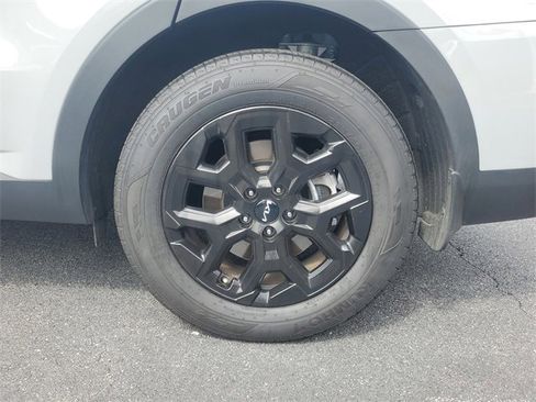 Certified 2025 Kia Sorento S image 7