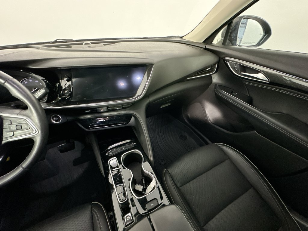Used 2021 Buick Envision Essence w/ Sport Touring Package FWD image 11