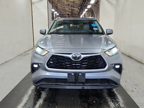 Used 2021 Toyota Highlander XLE image 2