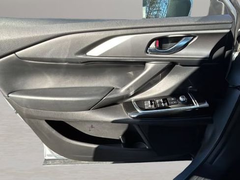 Used 2023 MAZDA CX-9 Touring image 17