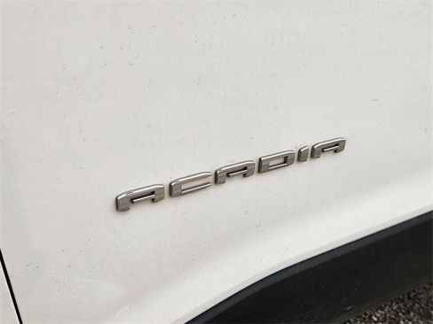 Used 2023 GMC Acadia SLE w/ Driver Convenience Package image 9