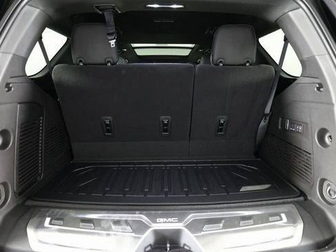 Used 2025 GMC Yukon AT4 Ultimate w/ LPO, Illumination Package AWD/4WD image 13