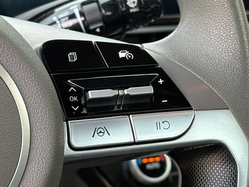 Used 2024 Hyundai Elantra SEL FWD image 12