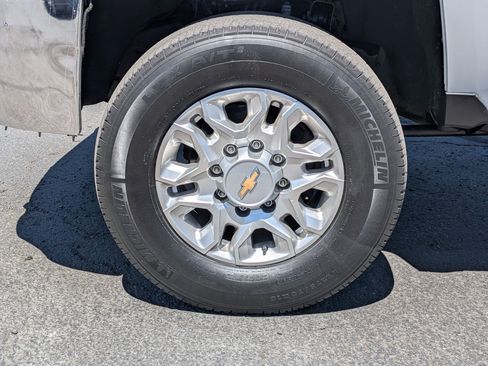 Used 2015 Chevrolet Silverado 2500 W/T w/ Snow Plow Prep Package AWD/4WD image 13
