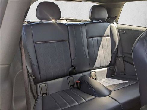 Used 2025 MINI Cooper 2-Door Hardtop image 19